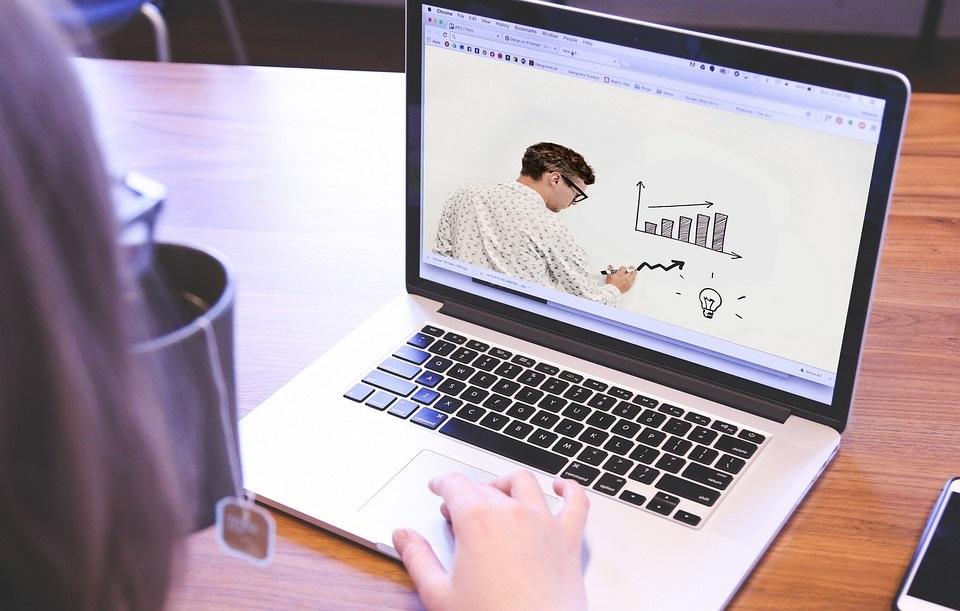 Zakupy z dowozem do domu: lista najpotrzebniejszych produktów