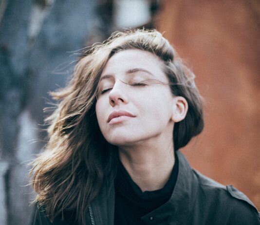 Sezonowe porządki w torebkach – jak się za to zabrać?