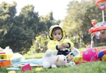 Czy plastelina jest bezpieczna przy niemowlaku?