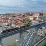 Widok z lotu ptaka na most Luísa I nad r
